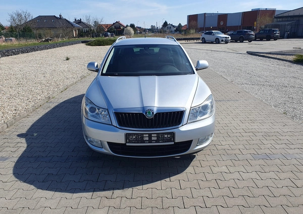 Skoda Octavia cena 15900 przebieg: 228000, rok produkcji 2010 z Leszno małe 106